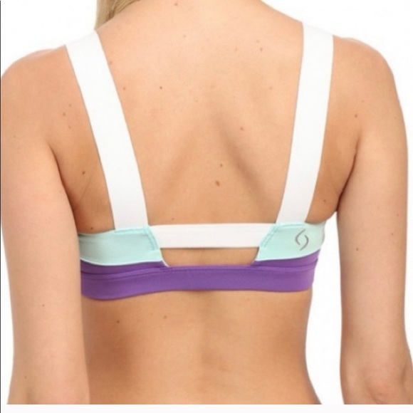 Brooks Other - Brooks hot shot sports bra